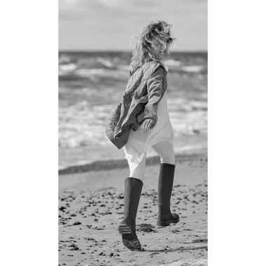 Apranga Photoshoot Image